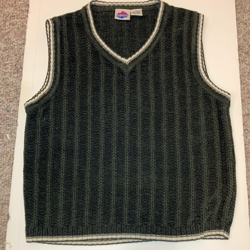 EUC Boys Acrylic Knit Vest Sz 8; Dark Green with Cream Accent along All Openings